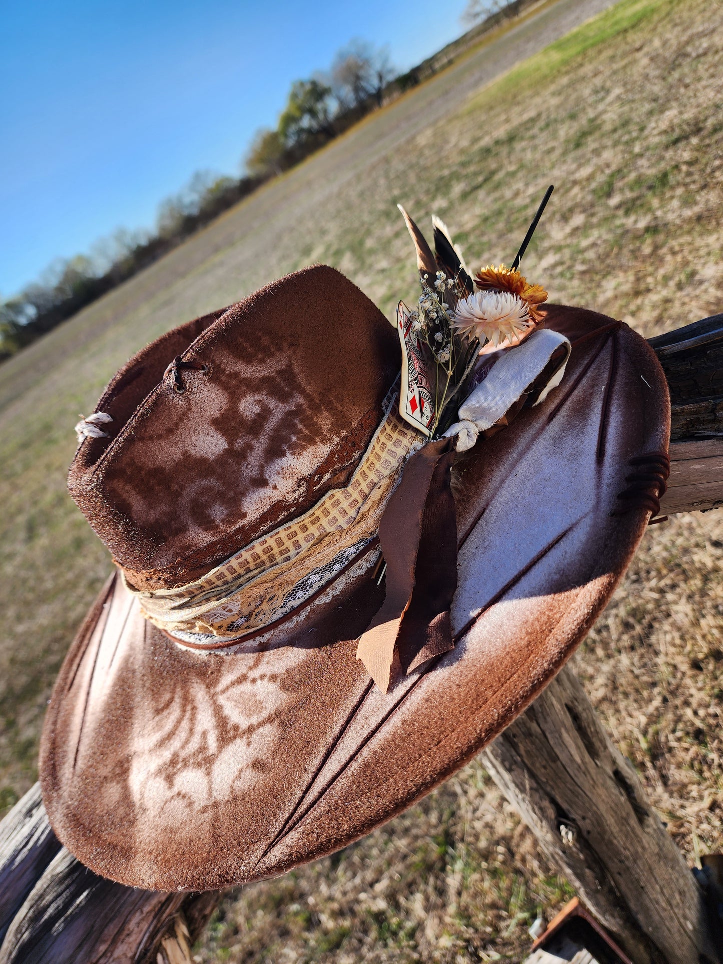 L. Booth balance & hat 2 dep