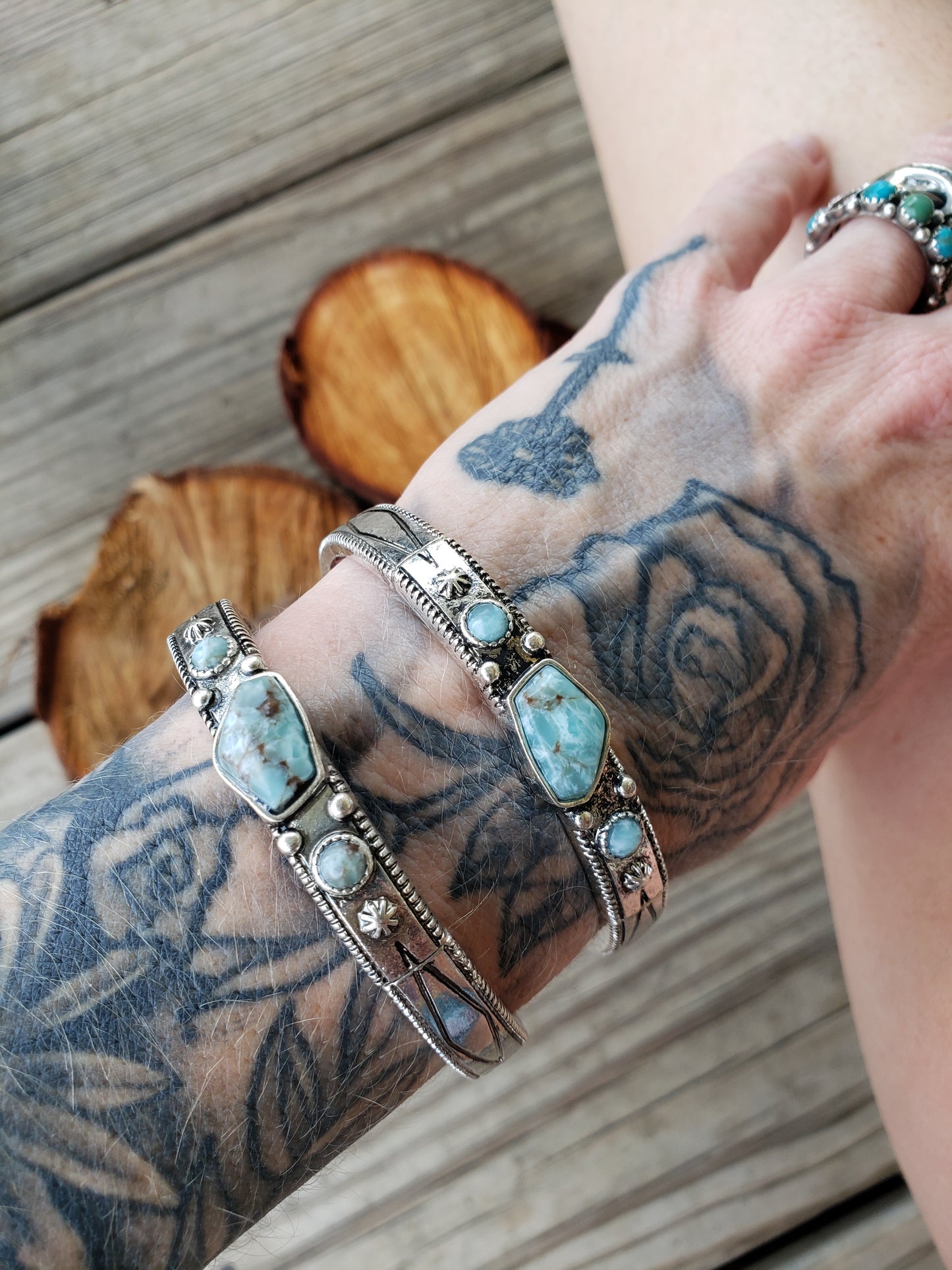 Oblong triple stone stretch bracelet