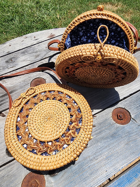 The "Wave on Wave" Raffia bag