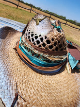 Load image into Gallery viewer, The &quot;Amy&quot; Lid
