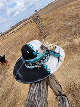 Load image into Gallery viewer, The &quot;Favor&quot; Lid
