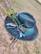 Load image into Gallery viewer, The &quot;Make Me Smile&quot; Lid
