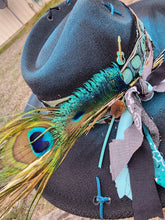 Load image into Gallery viewer, The &quot;Make Me Smile&quot; Lid
