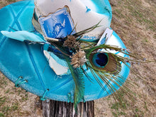 Load image into Gallery viewer, The &quot;Blue Eyes&quot; Lid
