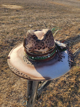 Load image into Gallery viewer, The &quot;Hollywood&quot; Lid
