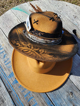 Load image into Gallery viewer, The &quot;Reaching for Ya&quot; Lid
