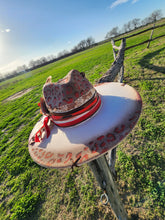 Load image into Gallery viewer, The &quot;Love&#39;s Rende-vouz&quot; Lid
