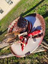 Load image into Gallery viewer, The &quot;Love&#39;s Rende-vouz&quot; Lid
