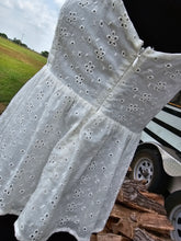 Load image into Gallery viewer, White Peplum Top
