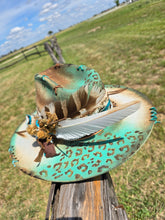 Load image into Gallery viewer, The &quot;WildFlower Woman&quot; Lid
