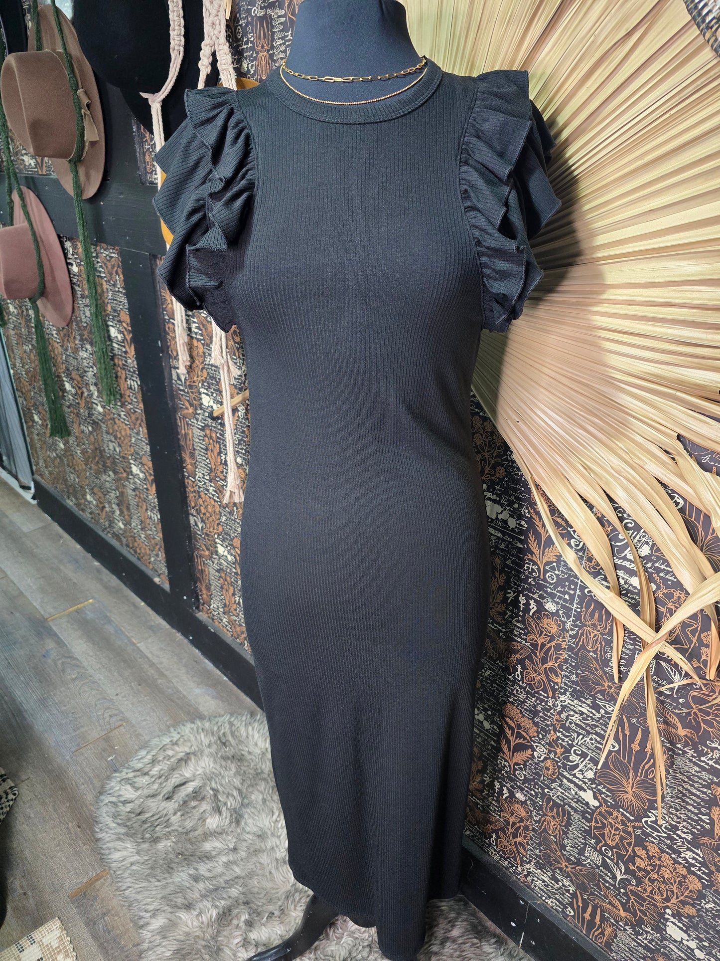 Black dress w/ ruffle sleeves