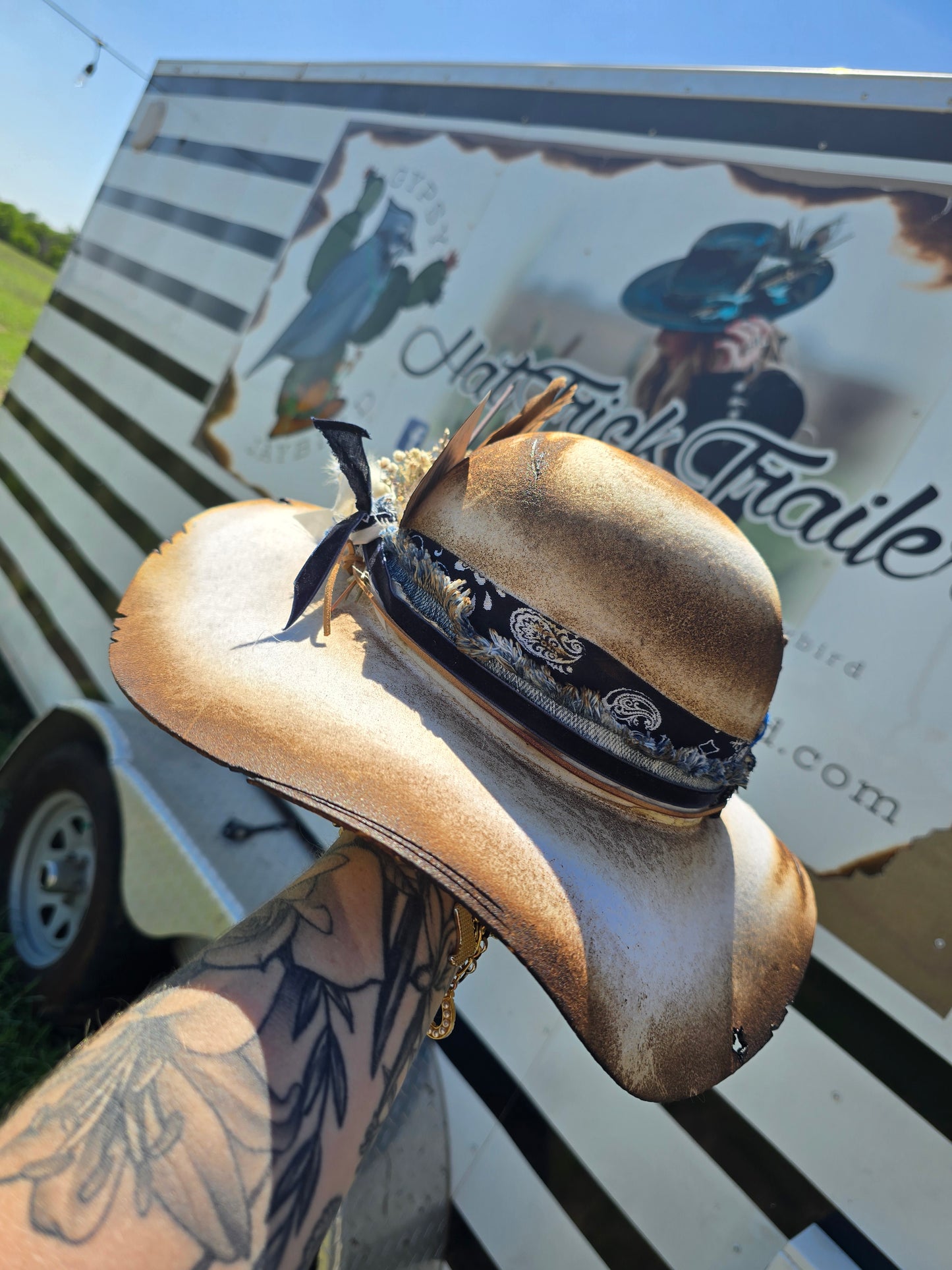 The "Amarillo Armadillo" Lid