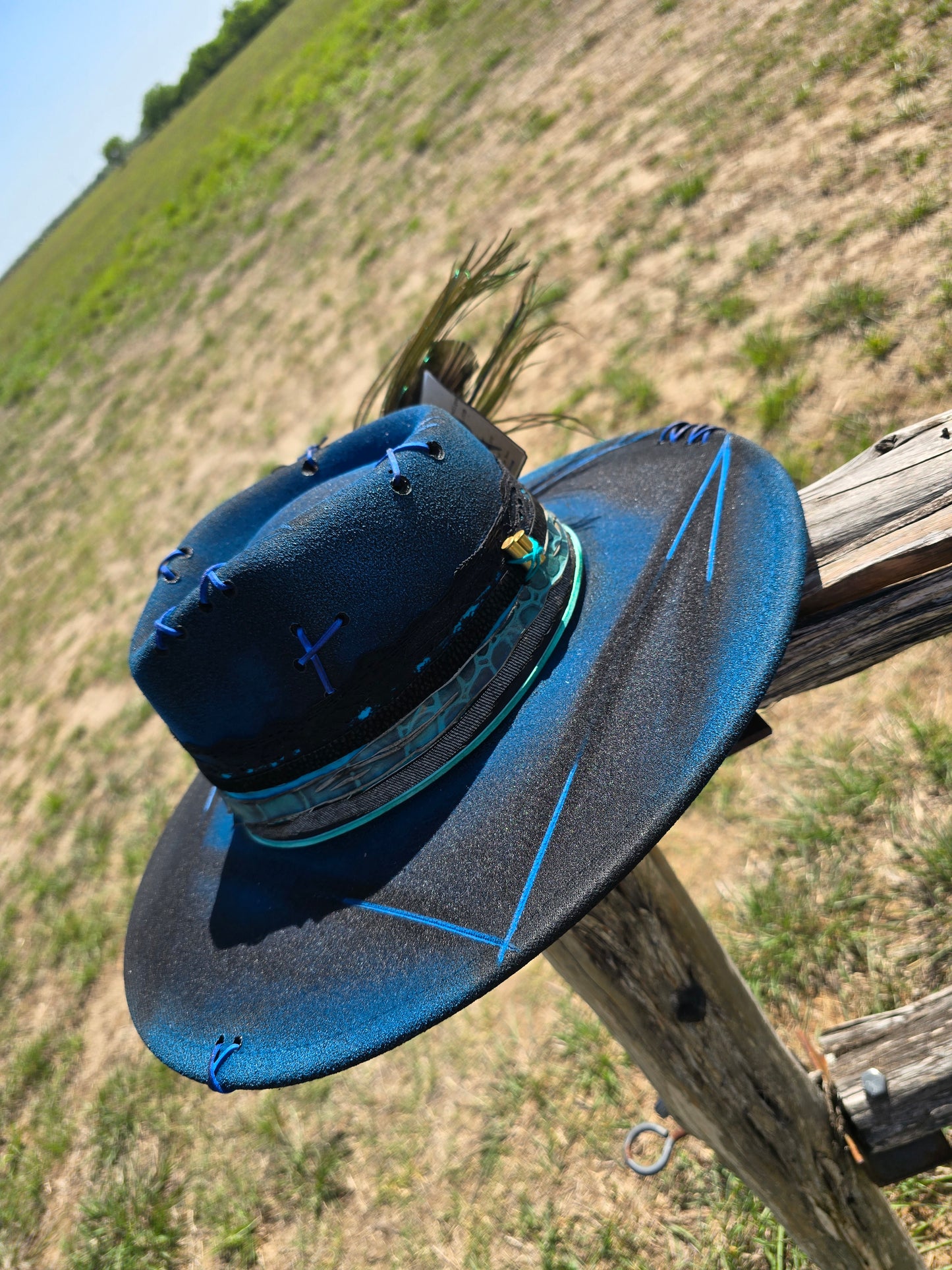 The "Blink Twice" Lid