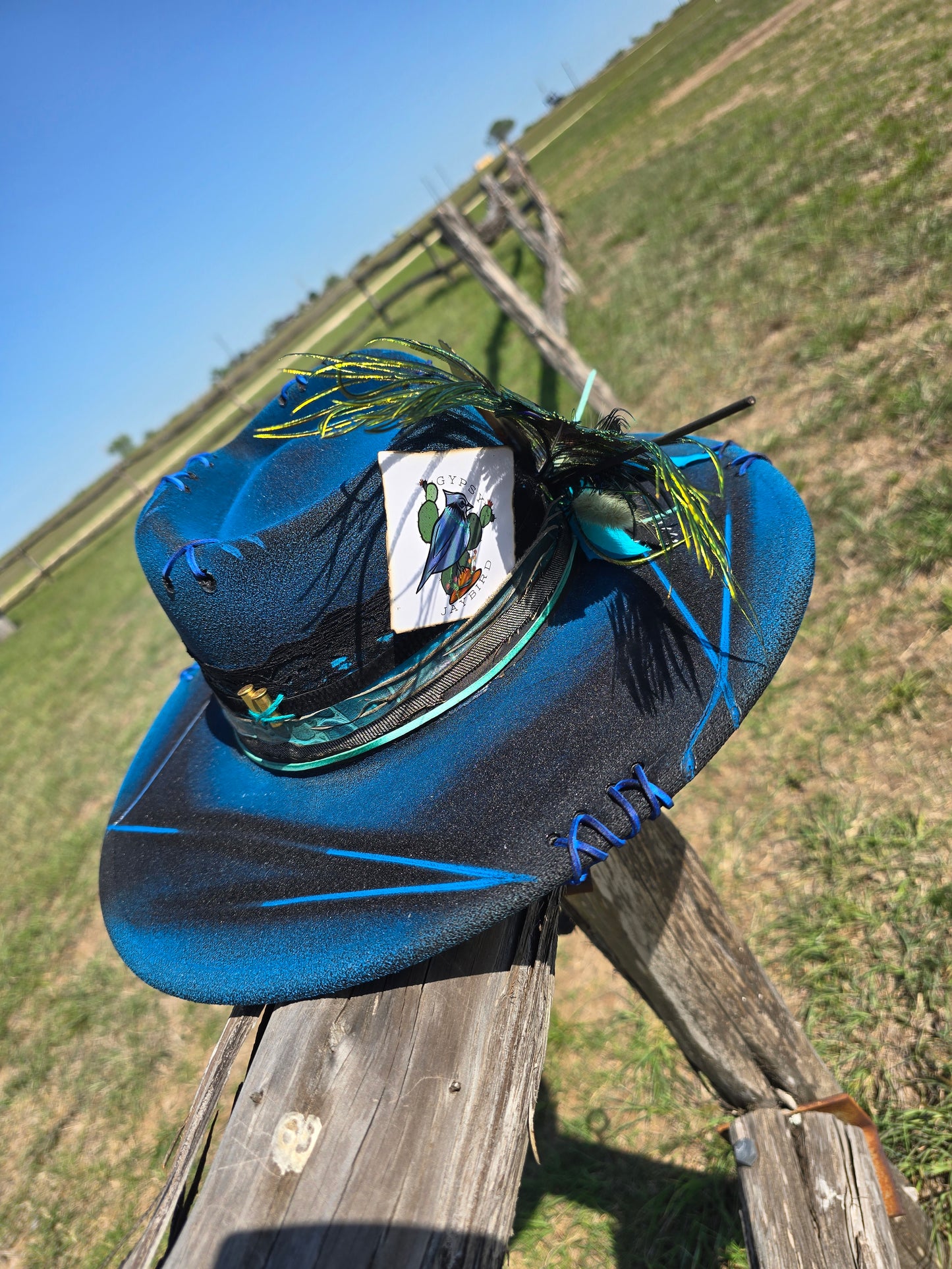 The "Blink Twice" Lid