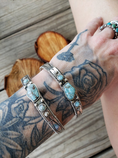 Oblong triple stone stretch bracelet