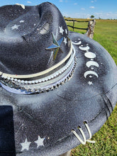 Load image into Gallery viewer, The &quot;Moon Phases&quot; Lid
